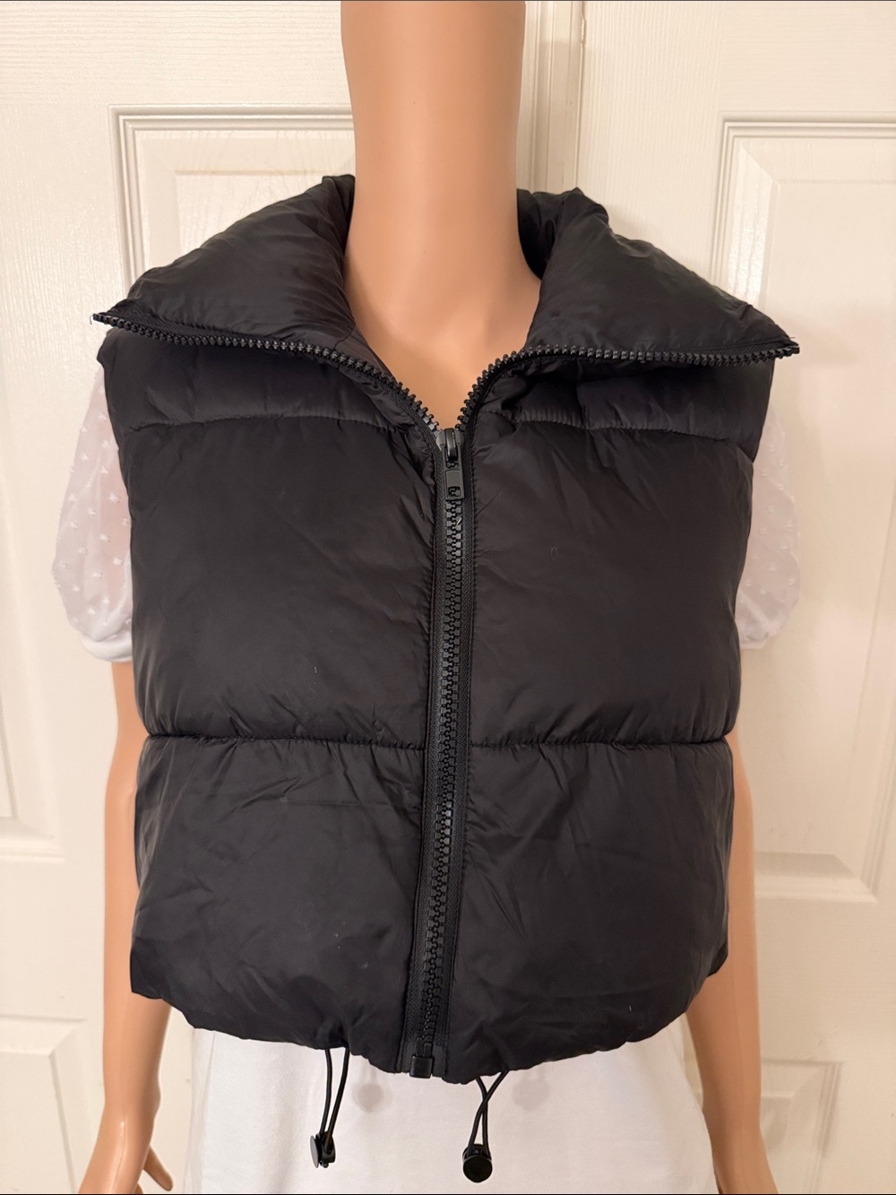 Black Cropped Puffer Vest Stand Collar Zip Up Drawstring Size Medium